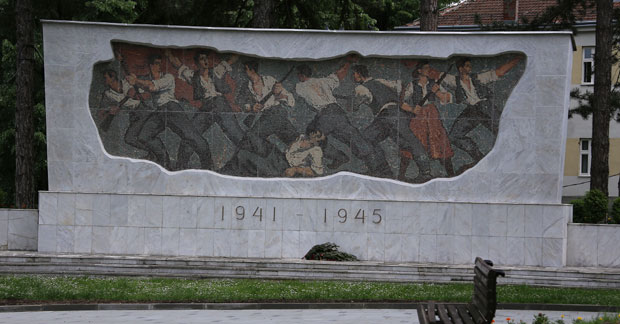 Гледају у Куна и куну се у ђенерала